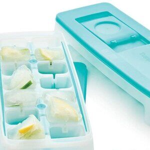 NIP Tupperware Ice Cube Trays